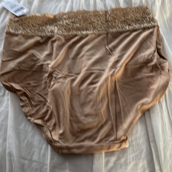 Soma embraceable, super soft brief NWT - Picture 3 of 4